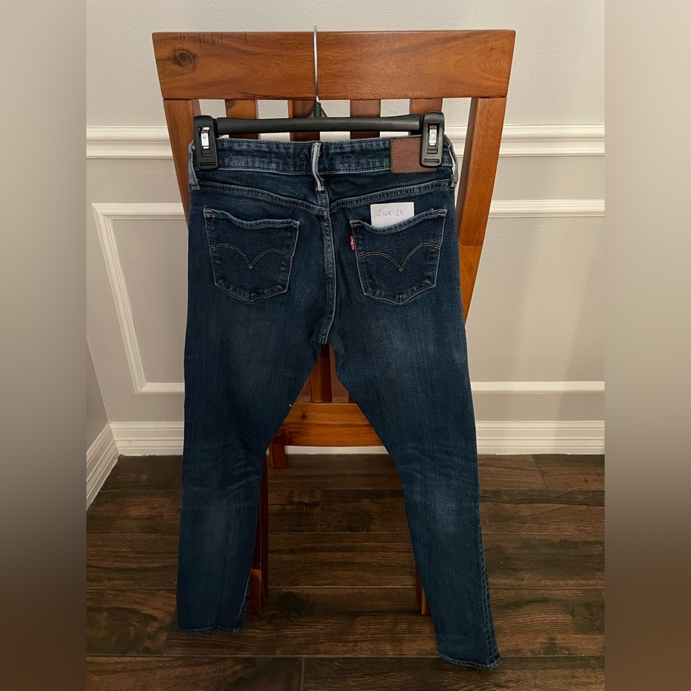 Levi’s - Picture 2 of 2